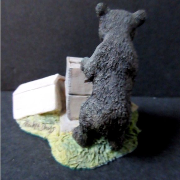 Lowell Davis figurine "Sweet Tooth"  stands 2-1/2" tall  New in Box - Picture 2 of 5